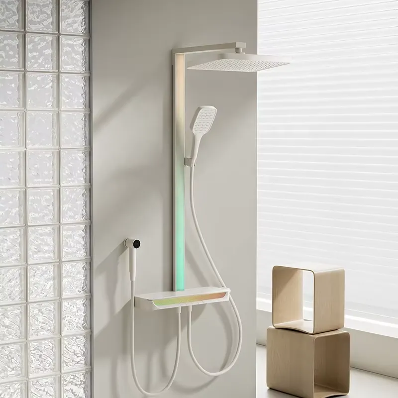 Spa & Wellness Hotel Olympia Mariánské Lázně - Messing digitale watervaldoucheset, aan de muur